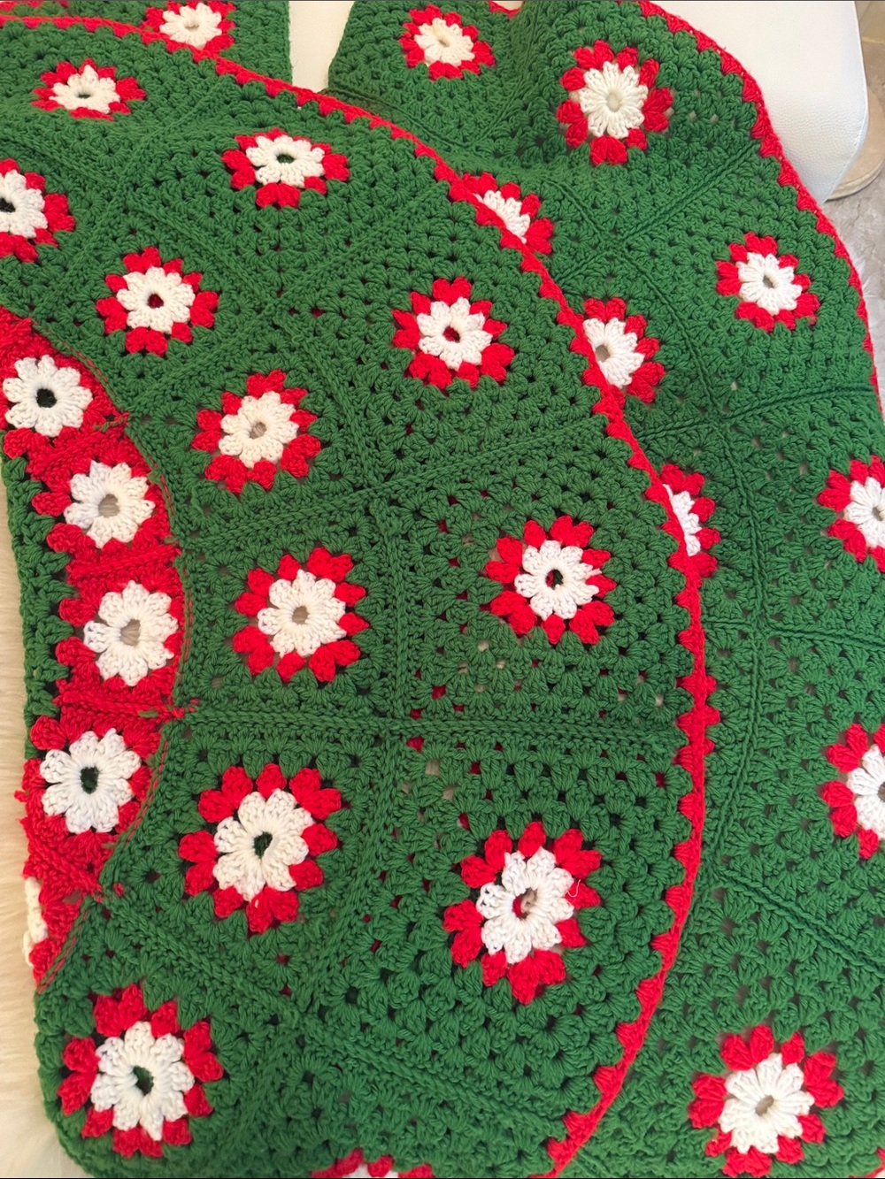 Vintage Crocheted Christmas Tree  Skirt Granny square 2-piece - Picture 7 of 9